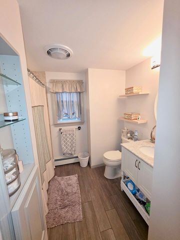 417 River Rd, Agawam, MA 01001