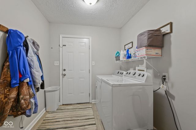 3132 S Lyons, Indianapolis, IN 46241