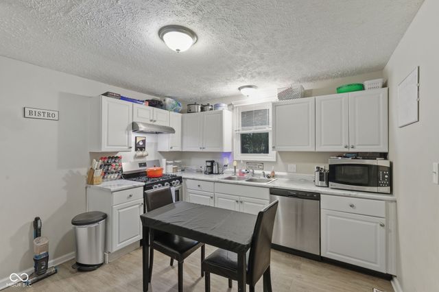 3132 S Lyons, Indianapolis, IN 46241