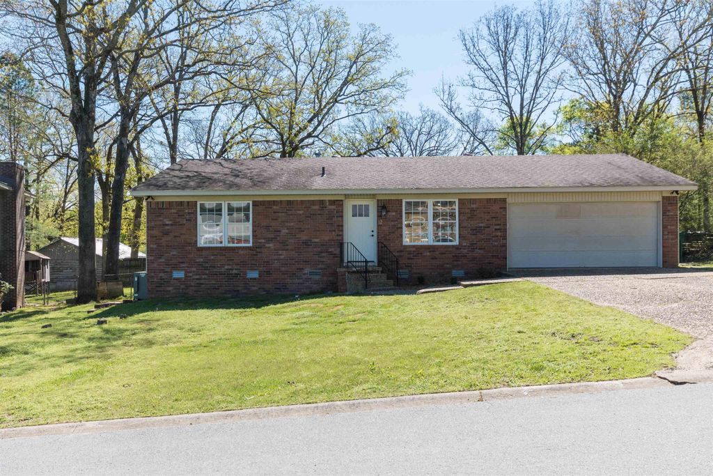 12 Lance Drive, Sherwood, AR 72120