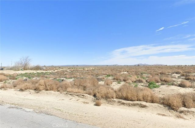 7300 E Avenue L4, Palmdale, CA 93552