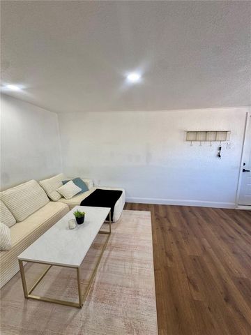 3022 W MEADOW STREET 1, Tampa, FL 33611