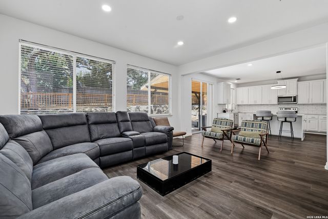 52 Greens Shade, San Antonio, TX 78216