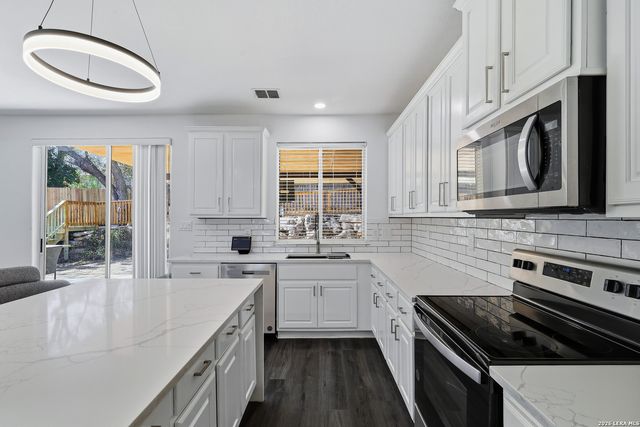 52 Greens Shade, San Antonio, TX 78216