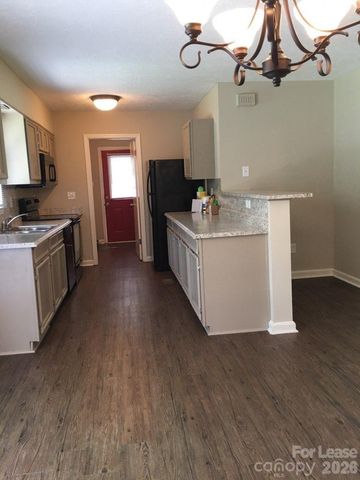 311 Hillcrest Drive, Huntersville, NC 28078