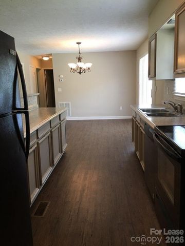 311 Hillcrest Drive, Huntersville, NC 28078