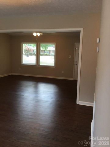 311 Hillcrest Drive, Huntersville, NC 28078