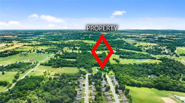 Ravine Street, Cave Springs, AR 72718