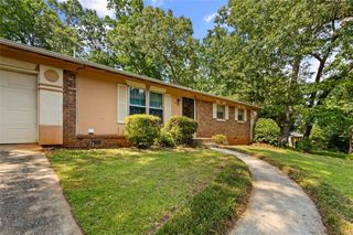 1594 PINE GLEN Circle, Decatur, GA 30035