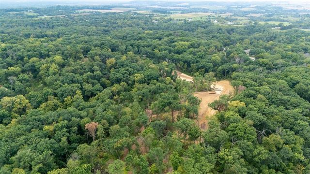 Seneca Road NW, Swisher, IA 52338