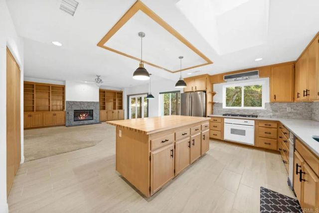 1861 Fox Bridge Ct, Fallbrook, CA 92028