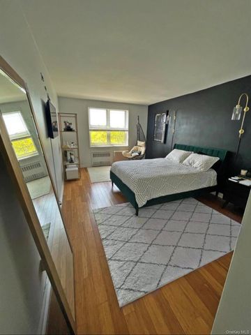 636 N Terrace Avenue 6C, Fleetwood, NY 10552