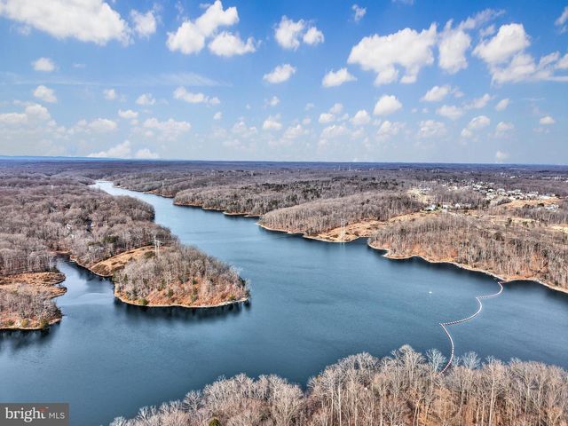 12006 PARK SHORE CT, Woodbridge, VA 22192