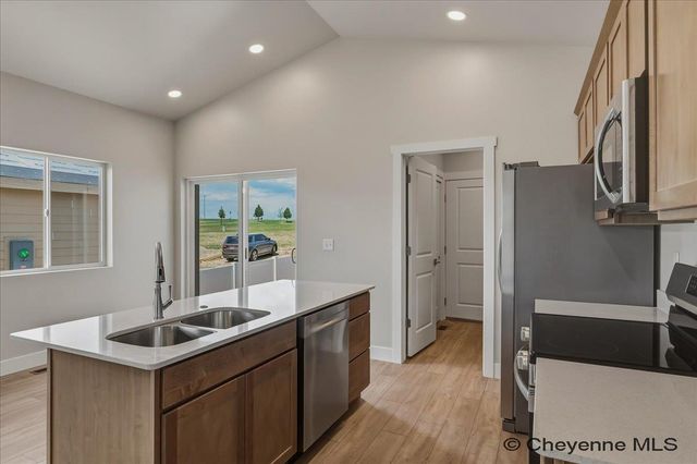 5811 LIZ RANCH RD, Cheyenne, WY 82007