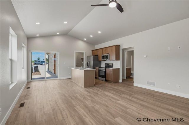 5811 LIZ RANCH RD, Cheyenne, WY 82007