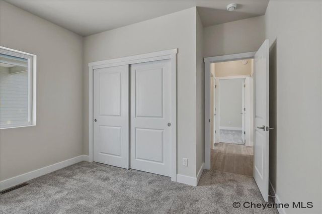 5811 LIZ RANCH RD, Cheyenne, WY 82007