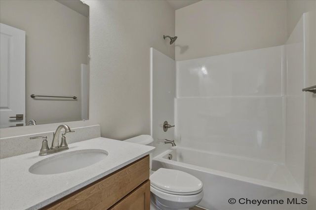 5811 LIZ RANCH RD, Cheyenne, WY 82007