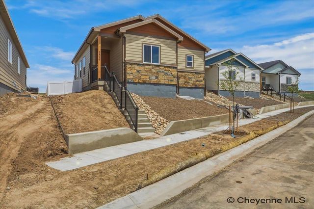 5811 LIZ RANCH RD, Cheyenne, WY 82007
