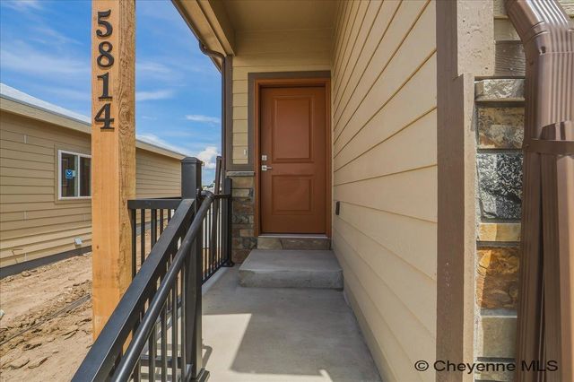 5811 LIZ RANCH RD, Cheyenne, WY 82007