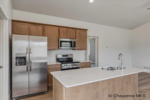 5811 LIZ RANCH RD, Cheyenne, WY 82007