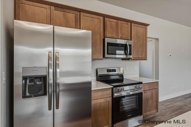 5811 LIZ RANCH RD, Cheyenne, WY 82007