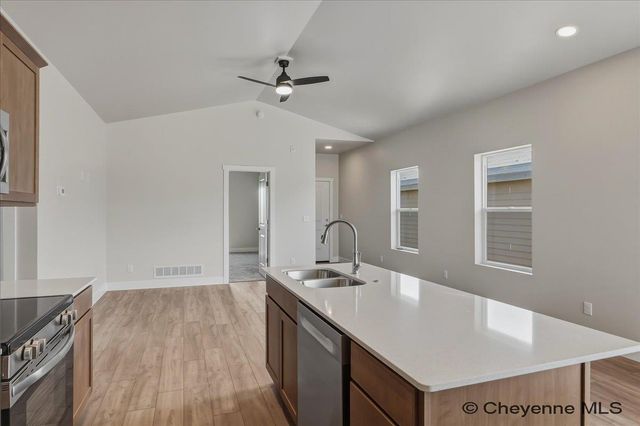 5811 LIZ RANCH RD, Cheyenne, WY 82007