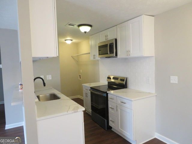 1336 Surrey Lane SW, Marietta, GA 30008