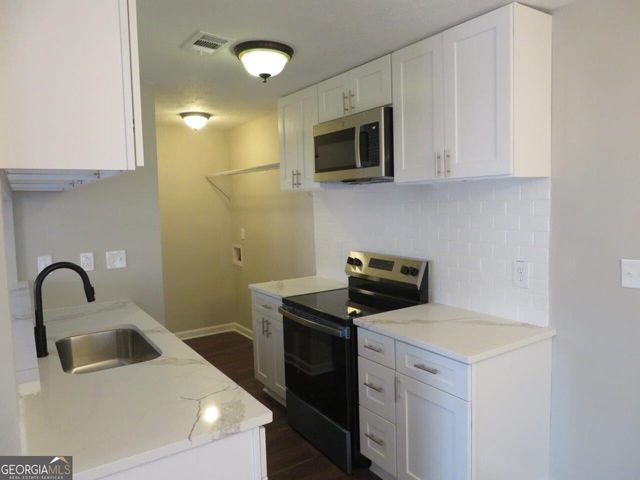 1336 Surrey Lane SW, Marietta, GA 30008