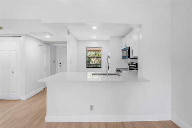 3211 S Carambola Circle 23106, Coconut Creek, FL 33066