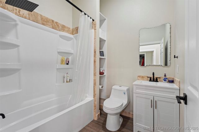 1616 Battle Drive, Grove, OK 74344