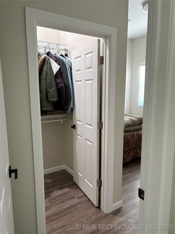 1616 Battle Drive, Grove, OK 74344