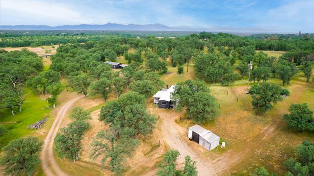 17215 Deacon Lane, Cottonwood, CA 96022