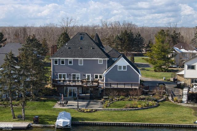 51244 Forster Lane, Shelby, MI 48316
