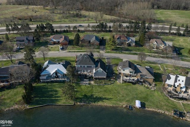 51244 Forster Lane, Shelby, MI 48316