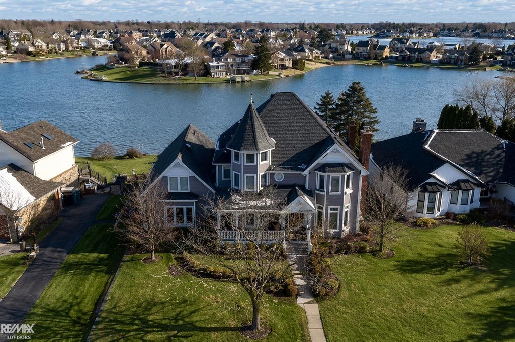 51244 Forster Lane, Shelby, MI 48316