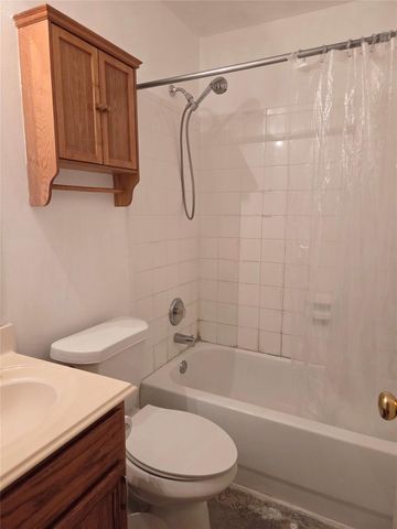 8703 April Arbor CT, Houston, TX 77031