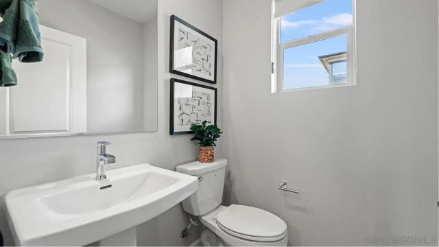 256 Larkspur, Oceanside, CA 92057