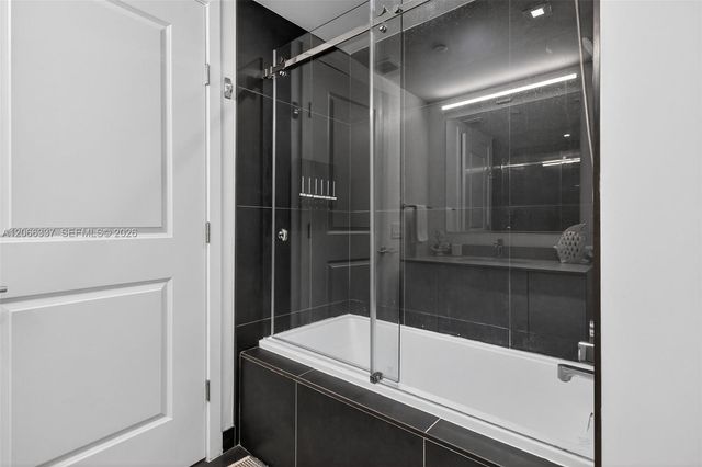 1600 NE 1st Avenue 3515, Miami, FL 33132