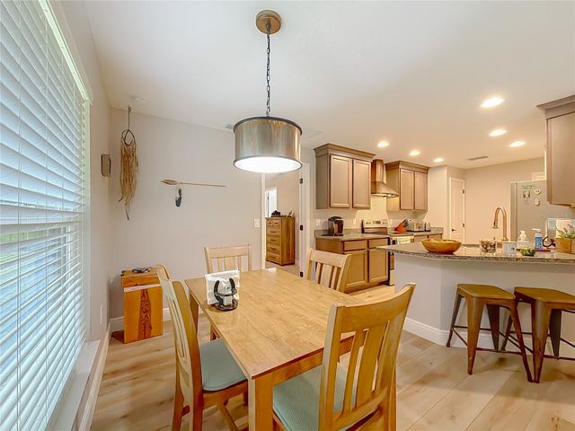 27410 VELMA AVENUE, Okahumpka, FL 34762