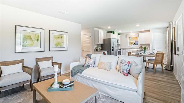 7702 Oakmont Drive E, Theodore, AL 36582