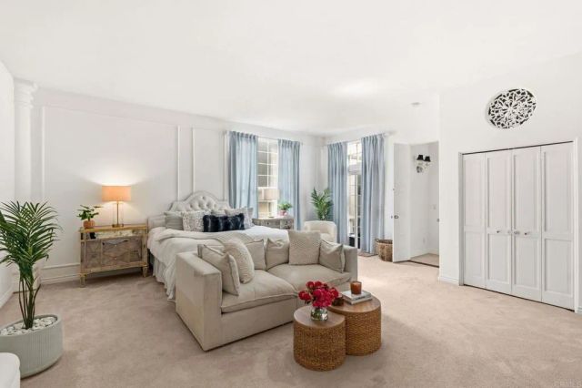 208 S Pacific Street, Oceanside, CA 92054
