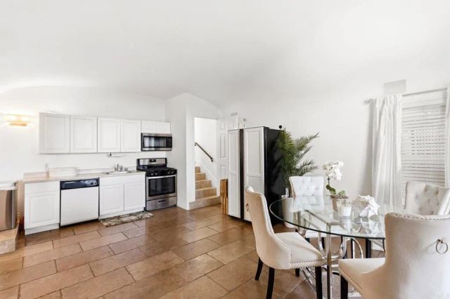 208 S Pacific Street, Oceanside, CA 92054