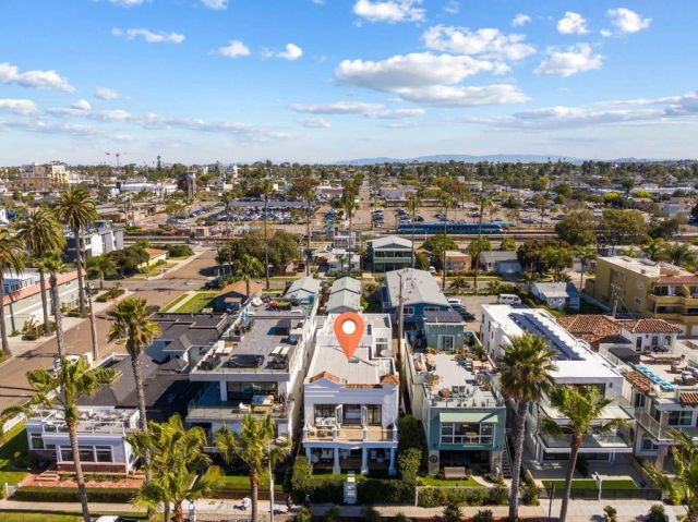 208 S Pacific Street, Oceanside, CA 92054