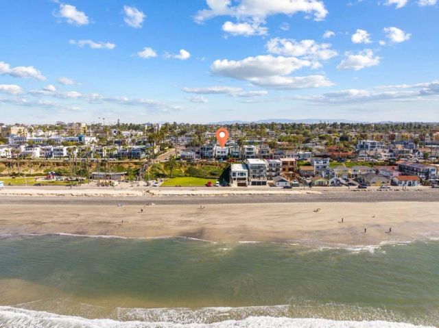 208 S Pacific Street, Oceanside, CA 92054
