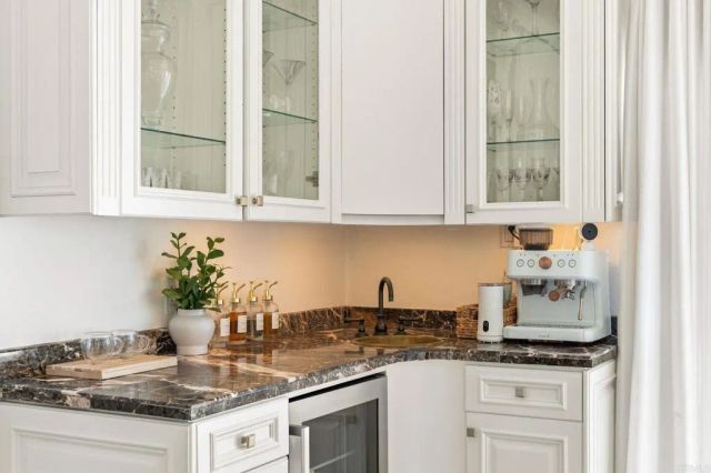 208 S Pacific Street, Oceanside, CA 92054