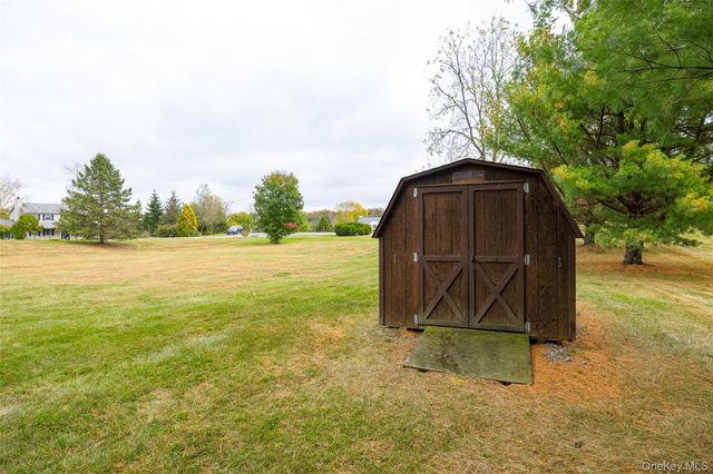 2 English Way, Pleasant Valley, NY 12569