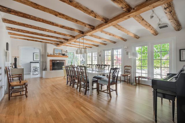 601 Vassar Drive NE, Albuquerque, NM 87106