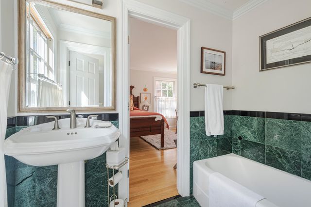 601 Vassar Drive NE, Albuquerque, NM 87106