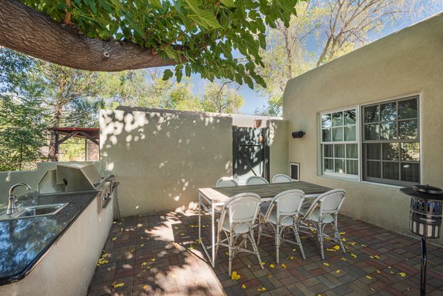 601 Vassar Drive NE, Albuquerque, NM 87106