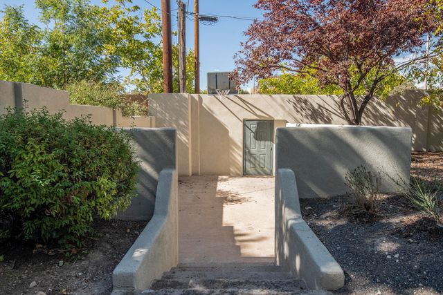 601 Vassar Drive NE, Albuquerque, NM 87106